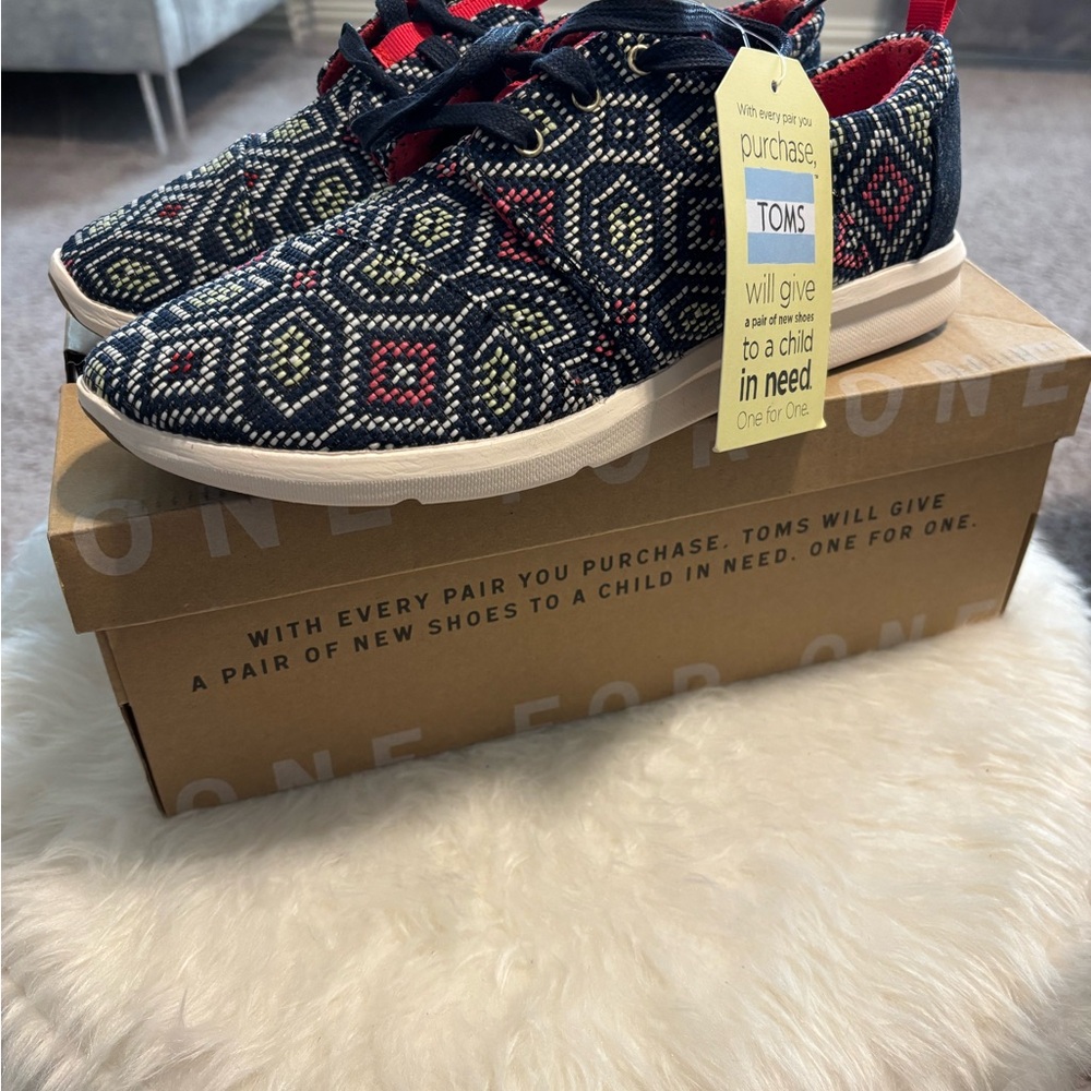 TOMS Geometric Sneakers - Navy and Red